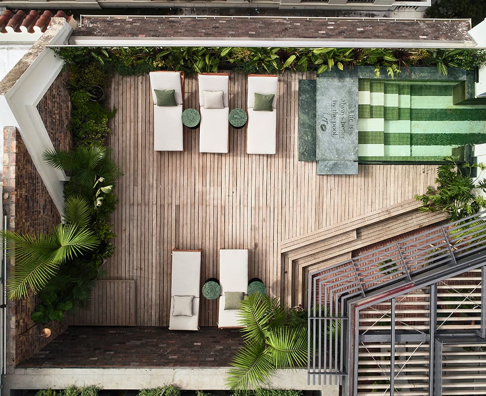 GorgeousGeorge - GigiRooftop